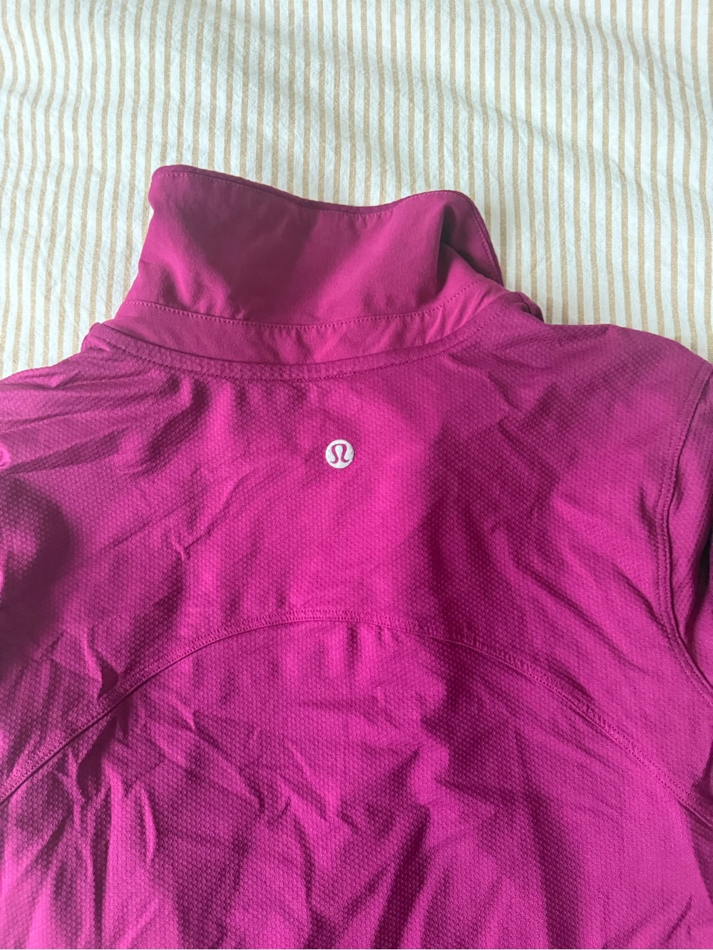 Lulu lemon women’s golf polo - magenta - Picture 3 of 4
